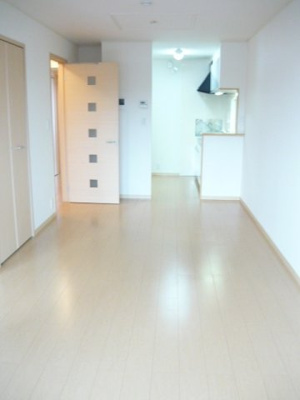 【居間・リビング】 | エアリースクエアⅡ | ゆったりとしたリビングです