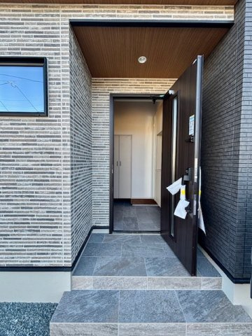 久留米市江戸屋敷2丁目の玄関