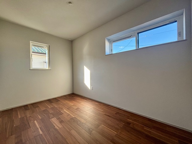 久留米市江戸屋敷2丁目の洋室