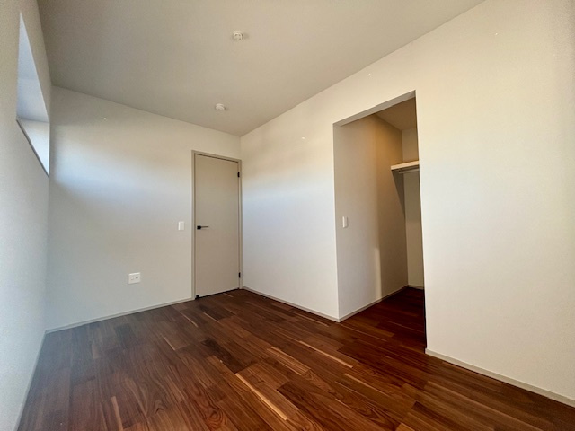 久留米市江戸屋敷2丁目の洋室