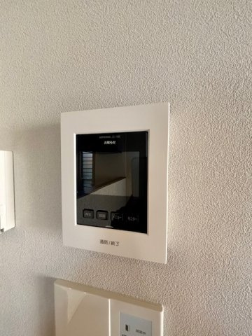 久留米市江戸屋敷2丁目のセキュリティ|モニタ付きインターホンは来客をを確認できます、小さなお子様や女性だけのお留守番でも安心です♪