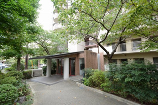 阪急日生ニュータウン花咲く丘の街Ｂ棟の外観