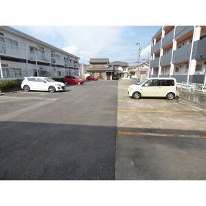 コーポ西浦Ⅰの駐車場