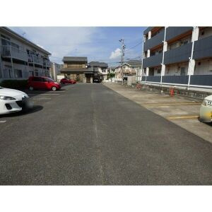 コーポ西浦Ⅰの駐車場