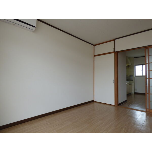 コーポ西浦Ⅰの居間・リビング