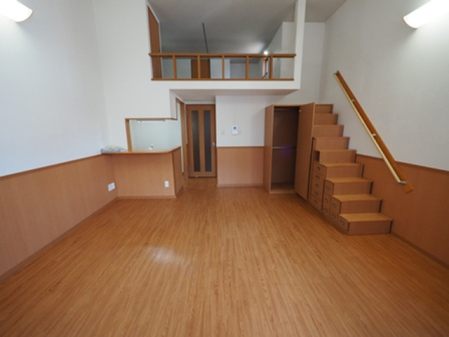 サンライズの居間・リビング