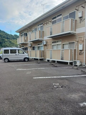 【駐車場】 | シャロル内原 | 駐車場完備です