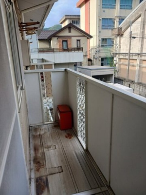 【バルコニー】 | シャロル内原 | お洗濯にも便利なバルコニー付き