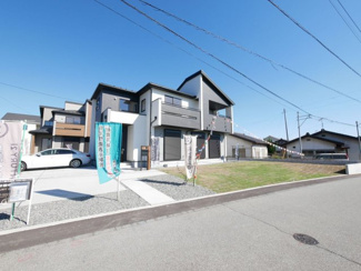 【外観】 | 南アルプス市下宮地 新築全2棟 2号棟 眺望と3箇所のWIC | 南アルプス市下宮地 オール電化新築全2棟 2号棟 車並列3台