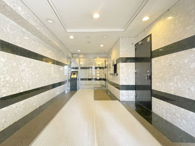 レクシオシティ高円寺のエントランス