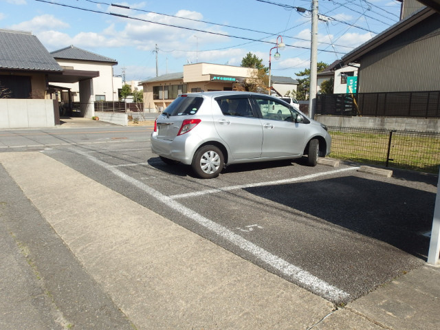 ロザンジュの駐車場