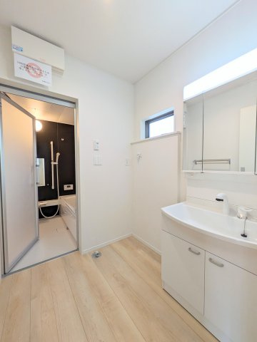 明石市大久保町谷八木新築戸建７号棟の洗面所