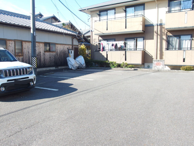 サニーベルの駐車場