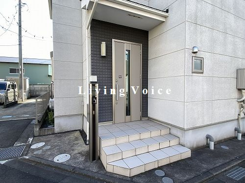 【玄関】 | 【仲介手数料０円】平塚市徳延　中古一戸建て | 【仲介手数料０円】平塚市徳延　中古一戸建て