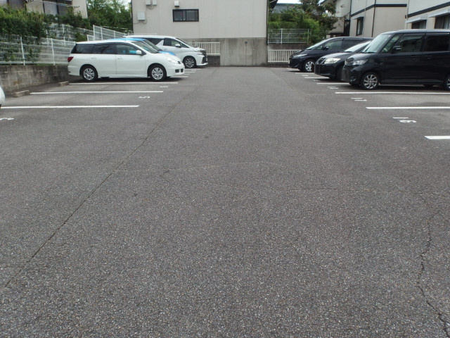 セジュール高柳Ｄの駐車場