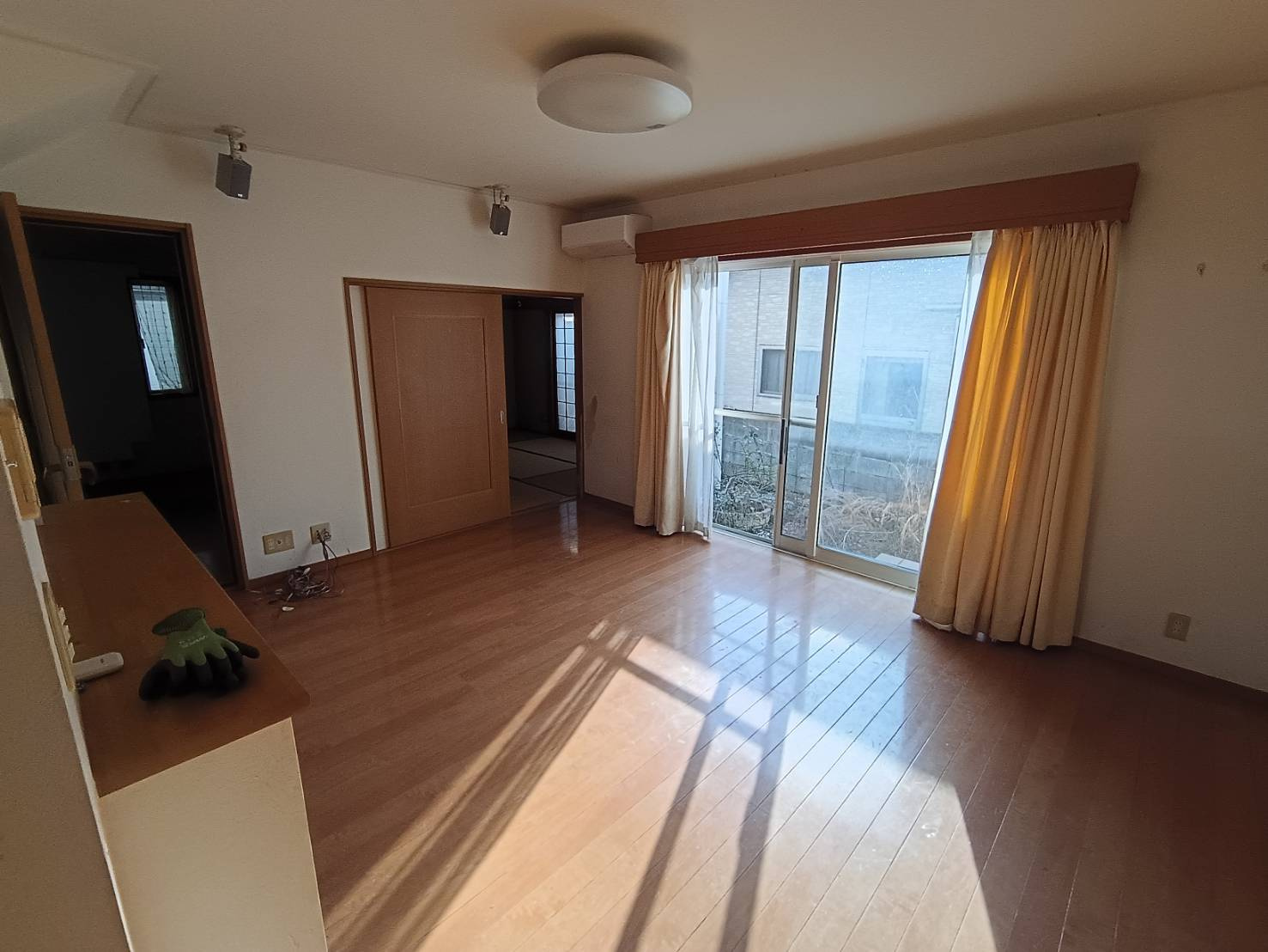 西条市朔日市882-72　中古住宅の居間・リビング