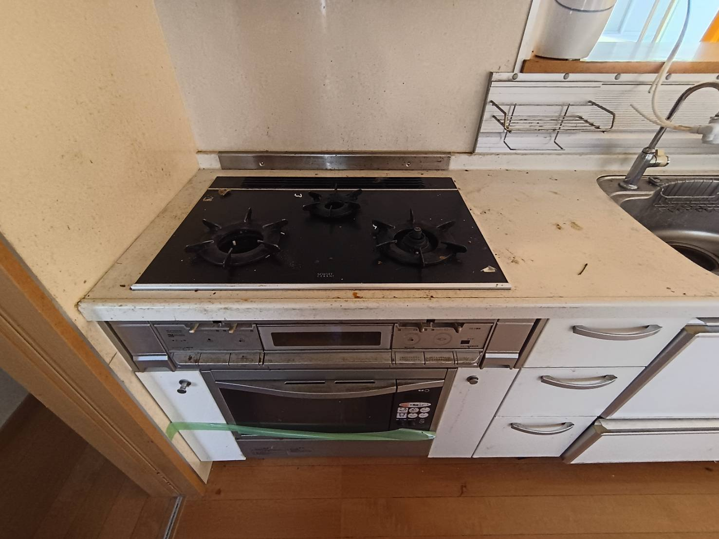 西条市朔日市882-72　中古住宅のキッチン