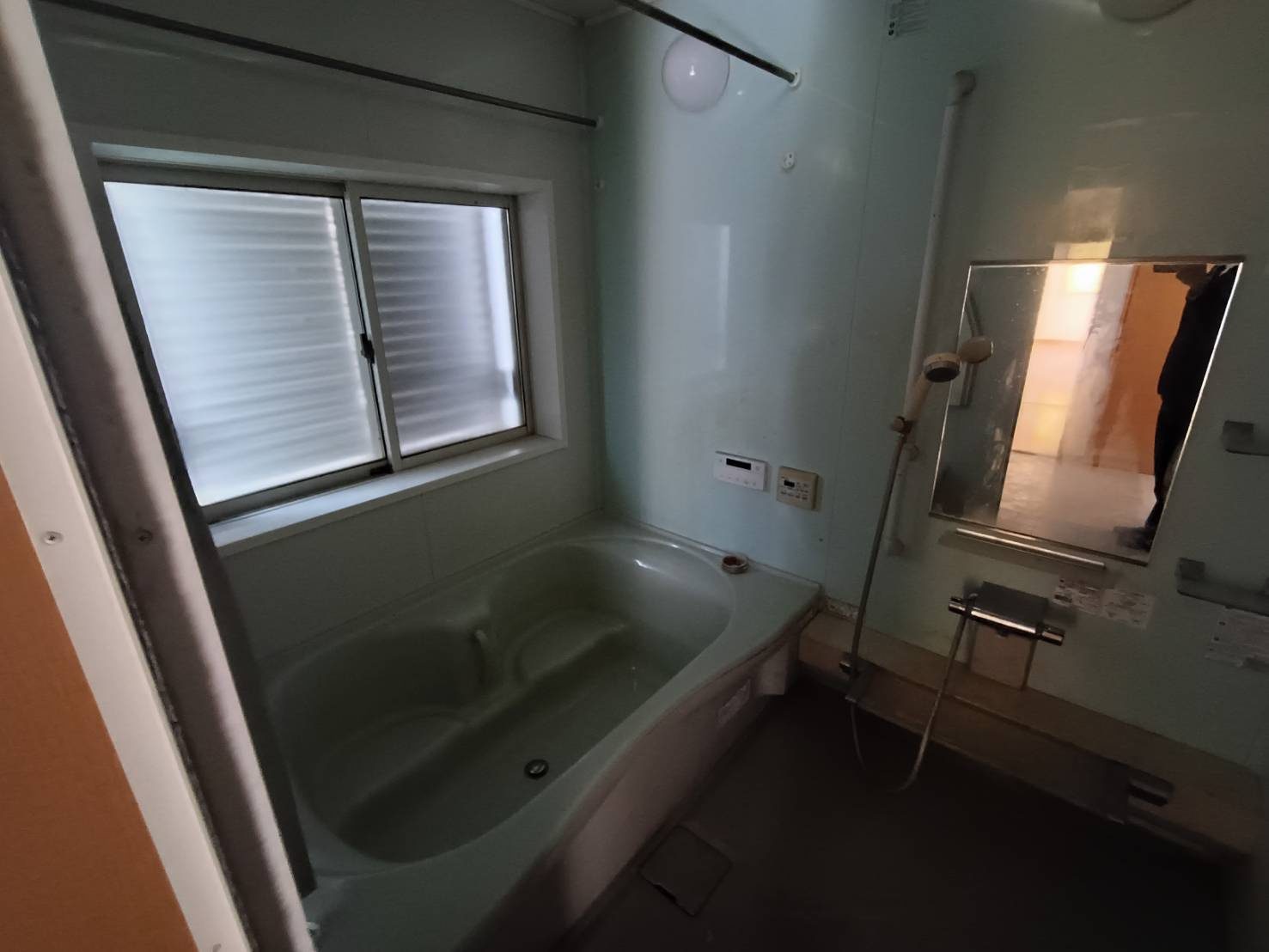 西条市朔日市882-72　中古住宅の浴室