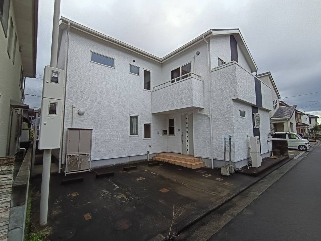 西条市朔日市882-72　中古住宅の外観