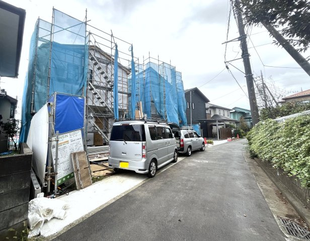 横浜市青葉区恩田町１期の前面道路含む現地写真|ただいま建築中です。