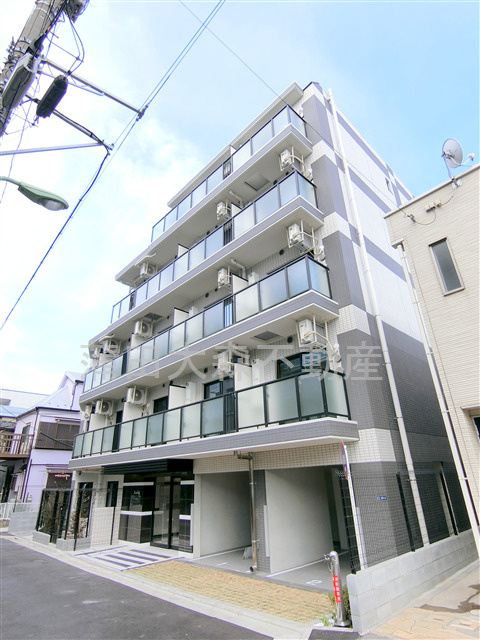 アイルエアポート羽田の外観|2019年7月築　RC鉄筋コンクリート造地上5階建て総戸数52戸の分譲賃貸マンション
京急空港線穴守稲荷駅近の東京都大田区羽田5丁目！オートロック宅配BOXゴミ捨て場付