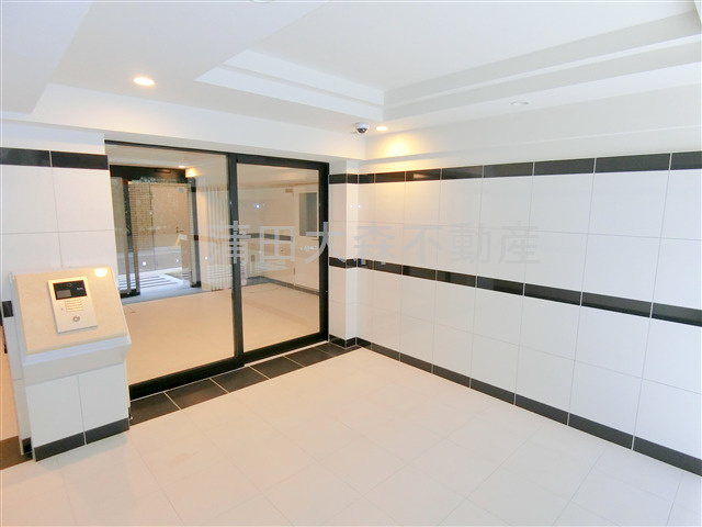 アイルエアポート羽田のエントランス|エントランス　防犯カメラTVモニター付オートロック宅配BOXメールBOX