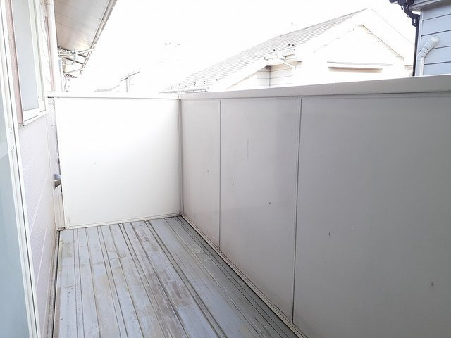 パストラルコート１０のバルコニー|開放的で明るい空間を演出してくれるバルコニーです