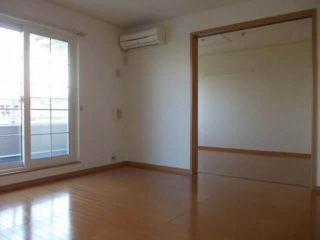 エスターテの居間・リビング|こちらの居間で趣味の時間をお楽しみください