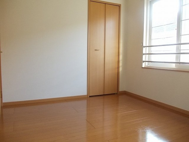 エスターテの内装|明るい室内です