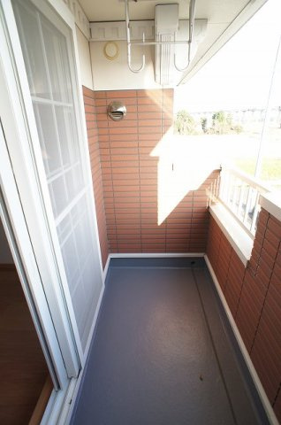 イーリスのバルコニー|お洗濯にも便利なバルコニー付き