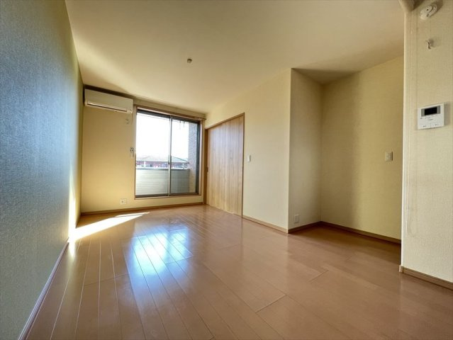 グリーンコーポⅡの居間・リビング|ゆったりとしたリビングです