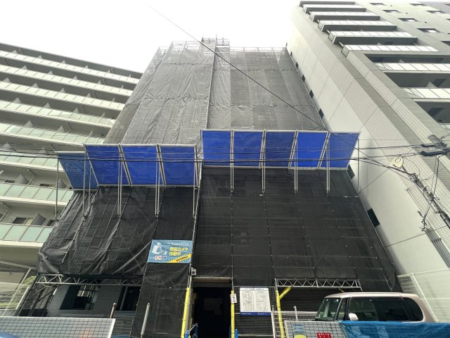 見たまんまの引き渡し。つまり家具付きマンション。横浜駅が最寄りよ。【サングレイス横浜駅東】リノベーションの外観|大規模修繕工事中です