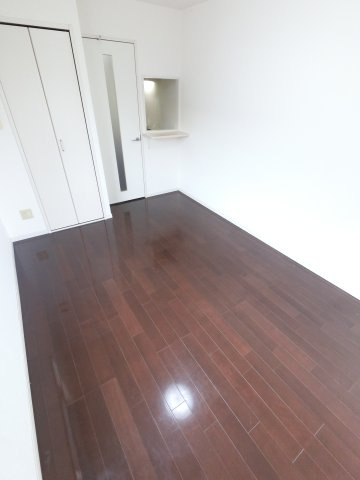 千葉市中央区登戸１丁目の賃貸マンションの洋室