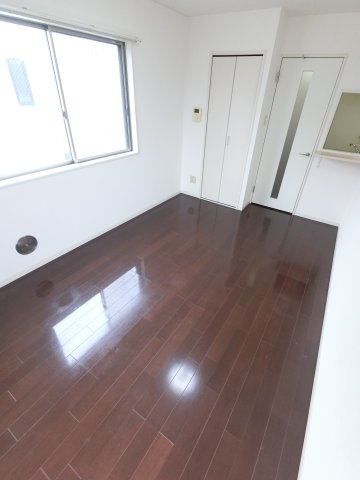 千葉市中央区登戸１丁目の賃貸マンションの洋室