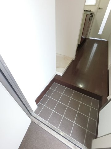 千葉市中央区登戸１丁目の賃貸マンションの玄関