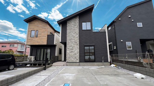 KUGENUMA ― 外シャワーと床暖房で、四季を楽しむ家 ―の外観