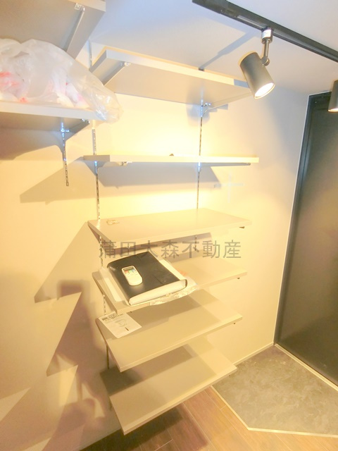 アピチェ田園調布の収納|玄関前収納