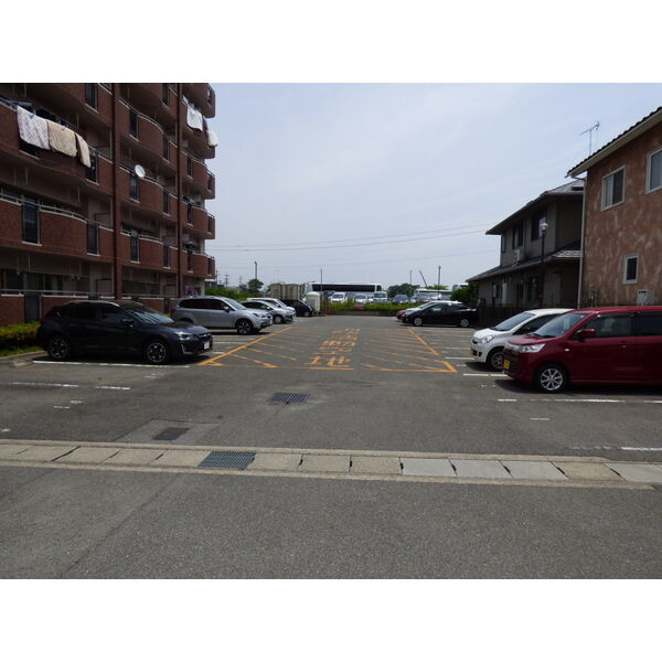 城下町五番館の駐車場
