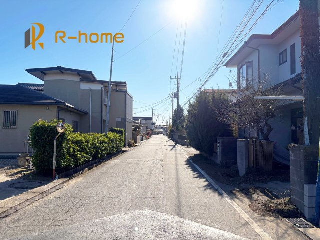 取手市戸頭16期　新築戸建て　1号棟の前面道路含む現地写真|『今から見たい！』大歓迎です♪
お気軽にＲ－ｈomeまでお問い合わせください。