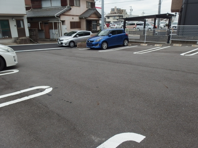 シュティルの駐車場