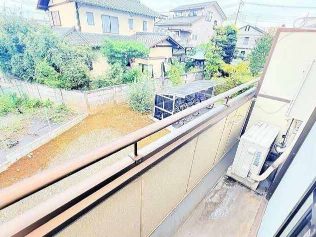 さいたま市浦和区本太５丁目のアパートのバルコニー