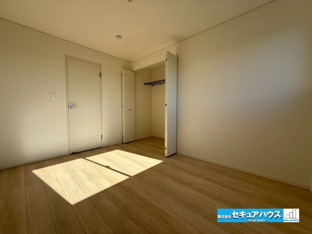 【同施工物件ご案内可能】愛知郡東郷町大字和合字知々釜　全3棟の内観：施工例|【浴室イメージ】
◆アクセントパネルで落ち着きのある雰囲気を演出します。毎日の疲れを癒やすバスタイムをお楽しみ下さい！
◆窓付きで、カビの繁殖を抑える効果があります。