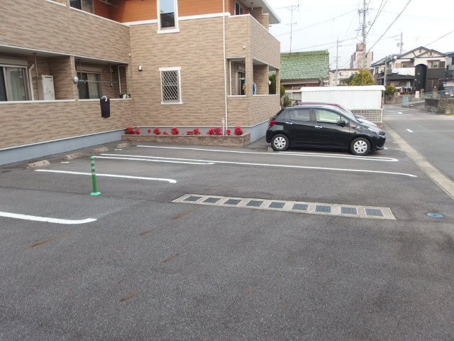 ジェルメⅡの駐車場