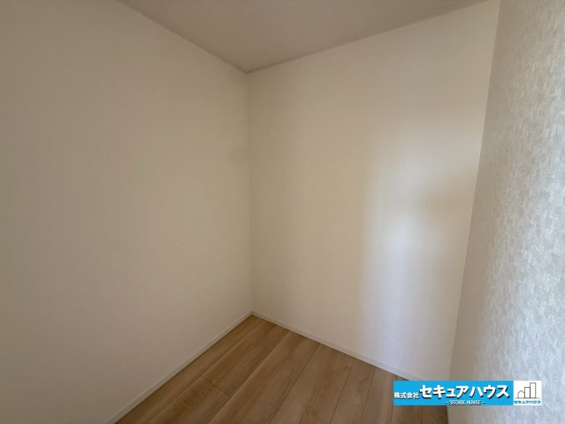 【同施工物件ご案内可能】愛知郡東郷町大字和合字知々釜　全3棟の内観：施工例|【浴室イメージ】
◆アクセントパネルで落ち着きのある雰囲気を演出します。毎日の疲れを癒やすバスタイムをお楽しみ下さい！
◆窓付きで、カビの繁殖を抑える効果があります。