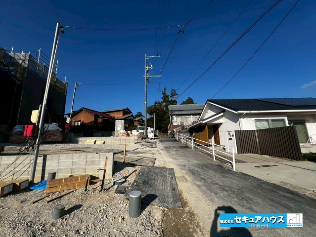 【同施工物件ご案内可能】愛知郡東郷町大字和合字知々釜　全3棟の前面道路含む現地写真|事前予約にて現地ご見学いただけます！お気軽にお問い合わせください♪
■株式会社　セキュアハウス■
住宅ローンに強く、知識、経験豊富なスタッフ在籍
お客様に寄り添い、ご成約後もサポート致します