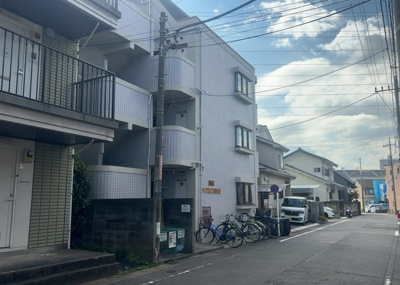 【外観】 | ダイアパレス淵野辺 | マンションの外観は非常に重要なポイントです！外観の善し悪しは資産価値に大きな影響を与えます。外観のいいマンションを購入することで、高値で売却がしやすく、買い手が見つかりやすいというメリットがあります。
