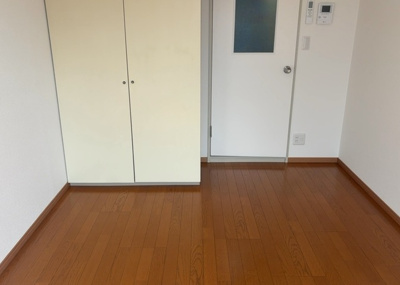 【ダイニング】 | ダイアパレス淵野辺 | ダイニングは、食事や家族の団らんスペースとしてだけではなく、ほかの用途としても使用することができます。ダイニングテーブルを置き、食事のためのスペースを作ることでリビングとの差別化を図ることができます。