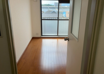 【子供部屋】 | ダイアパレス淵野辺 | 子供が何人でも年齢によっては、受験時にしっかり壁のある個室があった方が良い場合もあります。難しい問題ですが、兄弟の人数や、性別や年齢差によって状況が異なりますので、数年後のこともしっかり考えましょう。
