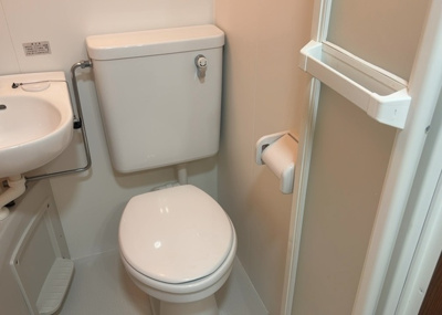 【トイレ】 | ダイアパレス淵野辺 | トイレは大きさや形、機能、抗菌性などが異なる多種多彩なタイプが各メーカーから出ています。それぞれに良さがあるため、事前にどういったタイプのトイレがいいのかをご家庭内で決めて、内見に行くといいでしょう。