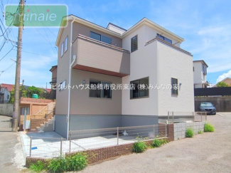 【外観】 | 小学校4分　並列2台駐車可　東菅野5　全4棟　1号棟 | 同タイプ